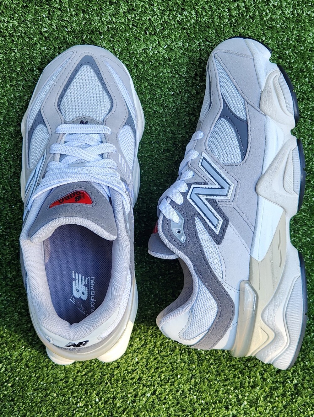 New Balance 9060 Big Girls Gray/White Athletic Running Leather Sneaker Size 5.5Y